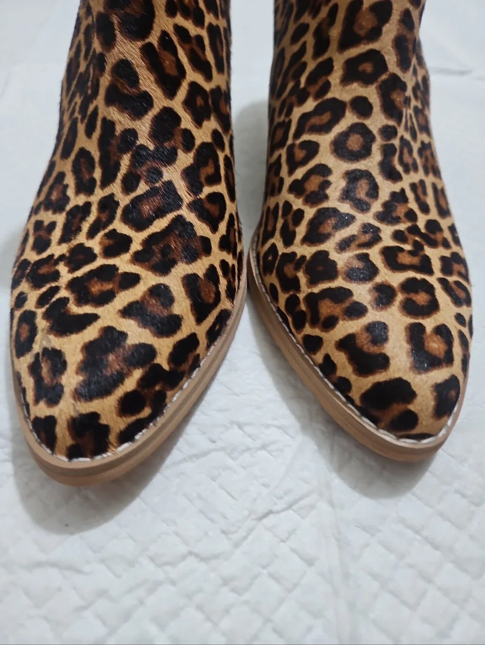 Very Volatile Women's Leopard Print Double Zipper Fur Booties Sz 9